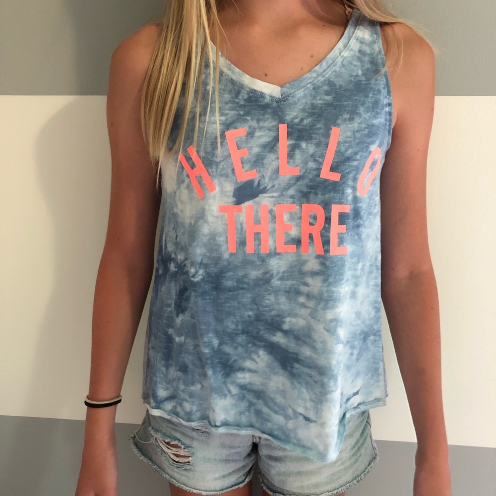 Old navy tank top (says “hello there”)